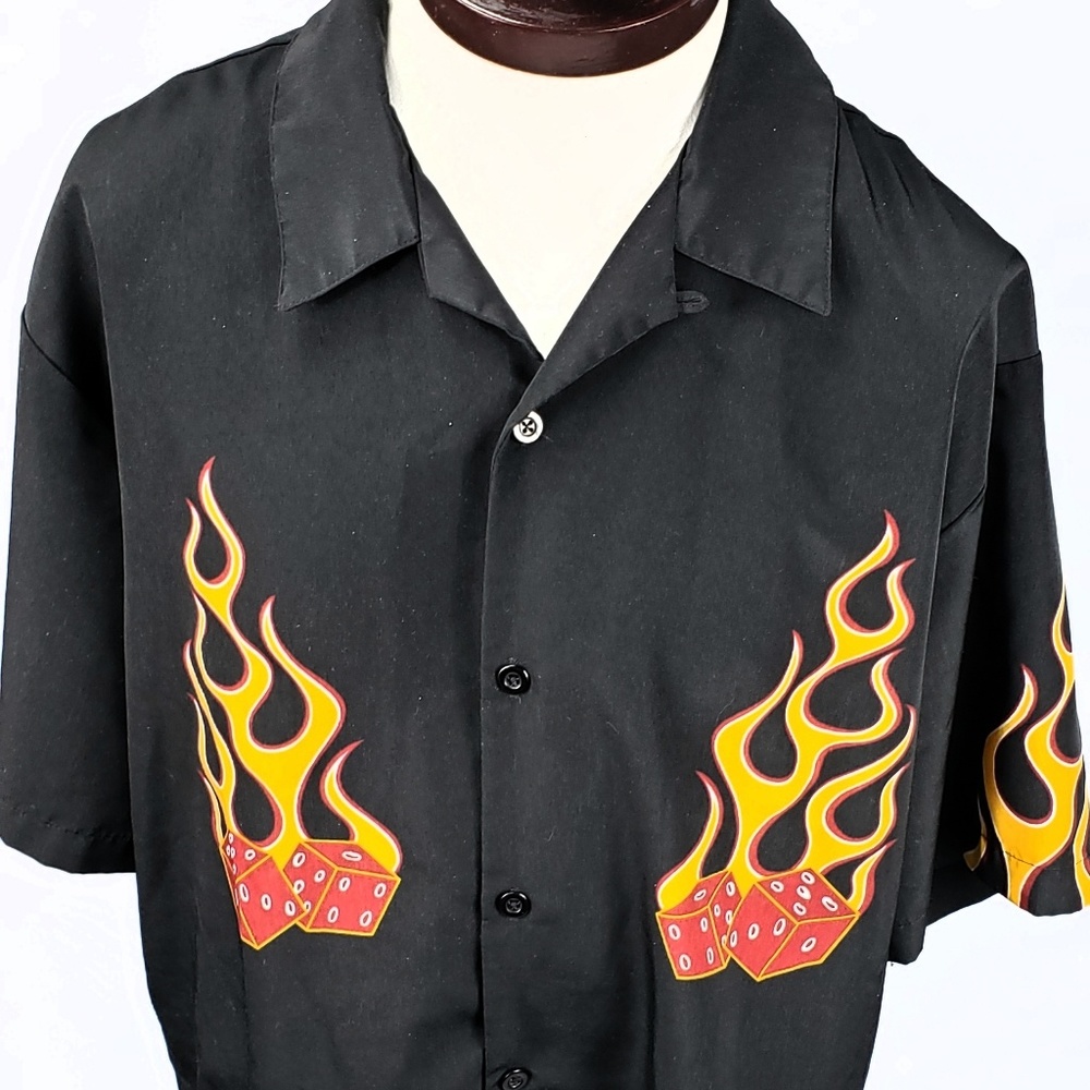 No Boundaries Mens VEGAS Flame Dice shirt